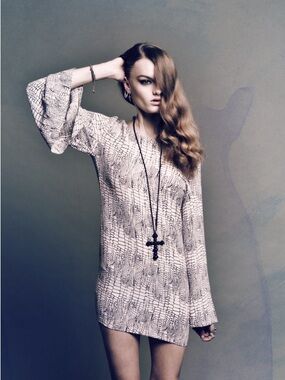 StyleStalker Blush Nude Black Geometric Print Bell Sleeve Mini Dress Size 2